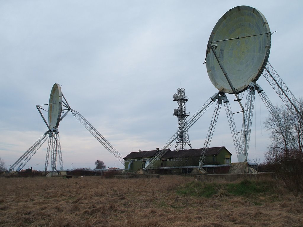 Ex NATO SITE - ACE HIGH NETWORK - LAME STATION by Marco Gremese