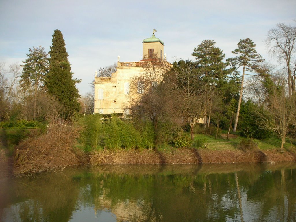 Villa d'Este - Vasca Corbelli by Eugenio C