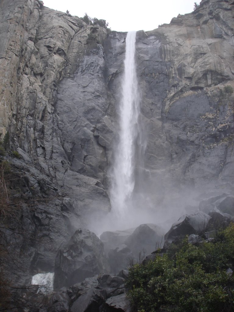 Bridalveil Falls by sonticus