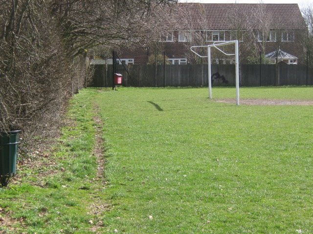 The tiny narrow footpath, right beside the football field by Robert'sGoogleEarthPictures