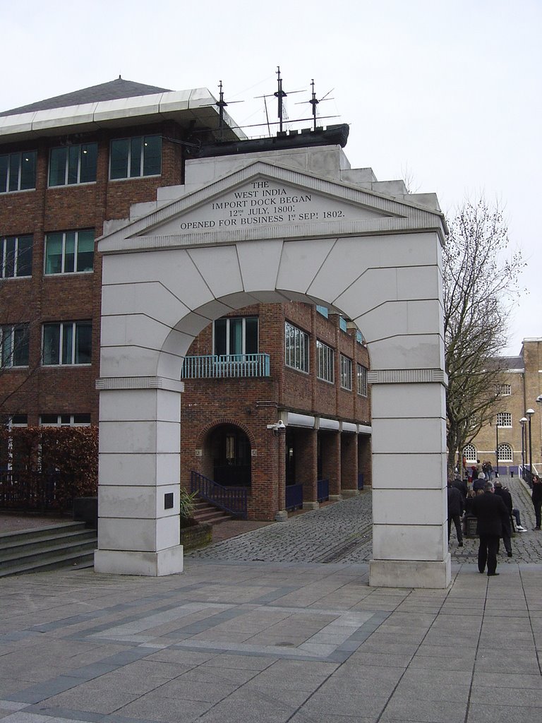 West India Dock arch by phlyer