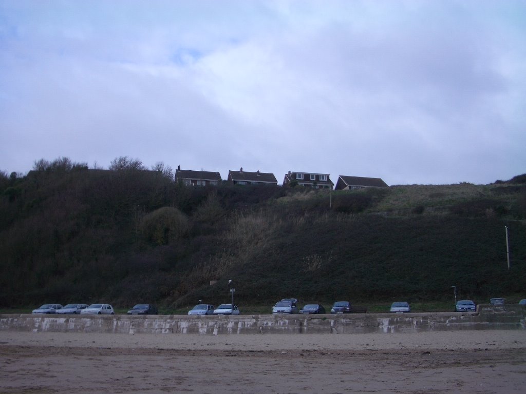 Villas on top of Exmouth cliff by sainthu