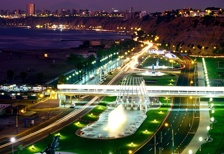 Chorrillos at night by Remo Vernal (Peru)