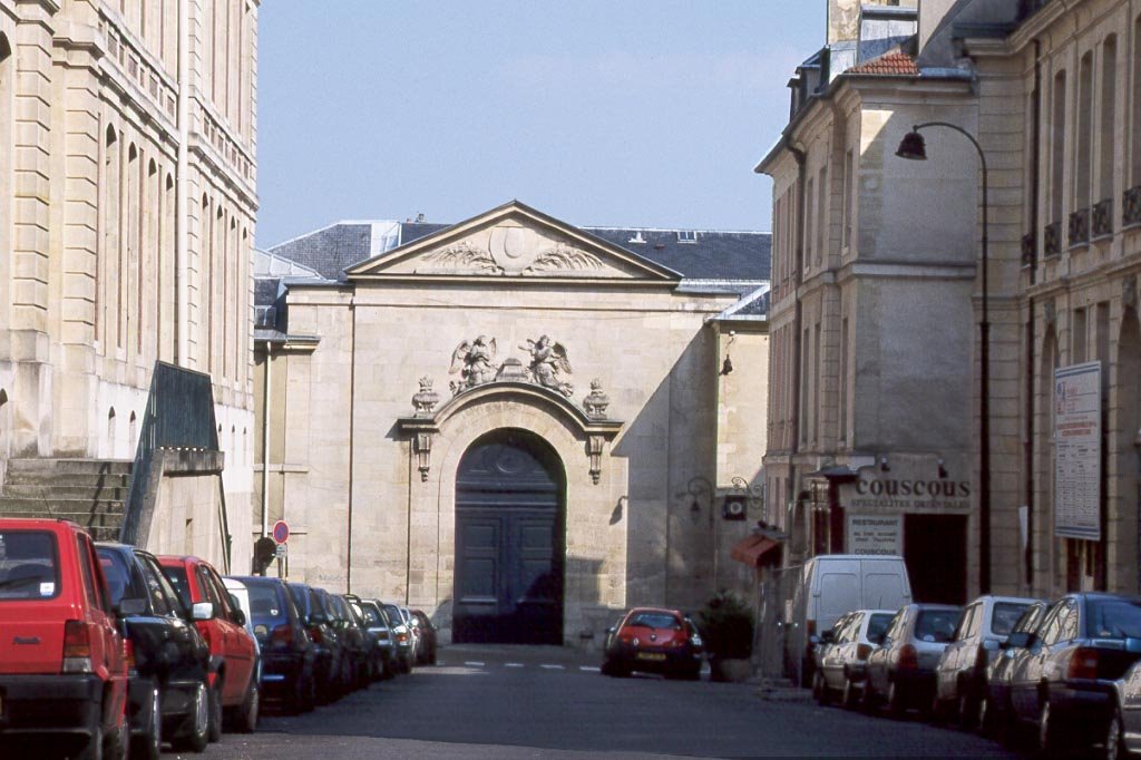 Entrée du couvent des Récollets by jalmadie