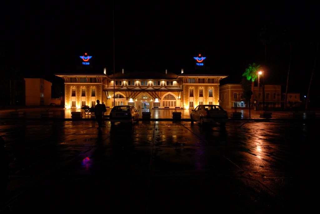 Tren Garı Adana by Hüseyin Kafadengi