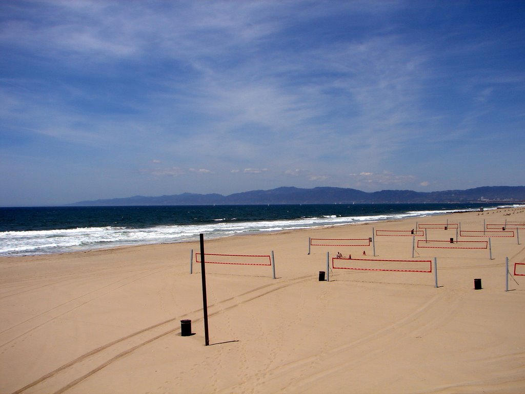 Dockweiler Beach. Los Angeles. Ca. by alek solo