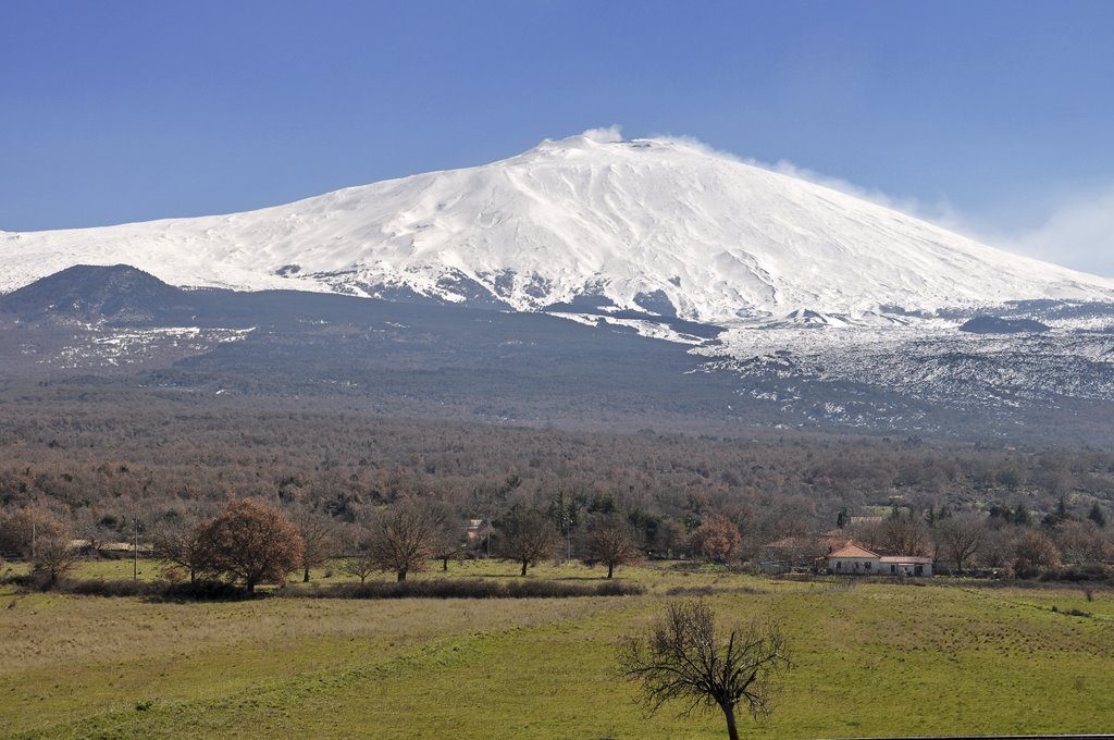 L'etna da Maletto. by Nicola e Pina in Sicilia