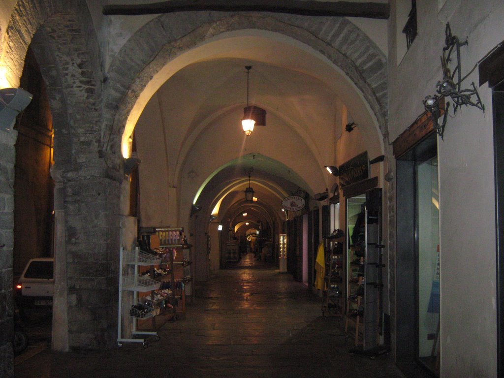 Da Hotel Lucciola: Centro di PIeve dI Teco Imperia by Gianfranco Roggeri