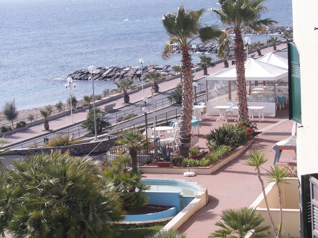 Hotel Lucciola Santo Stefano al mare Giardino by Gianfranco Roggeri