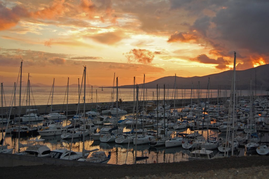 Puerto Calero sunset by peter-1