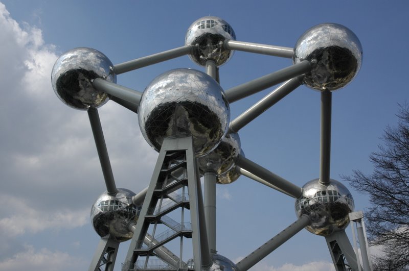 Atomium by hvhbxl