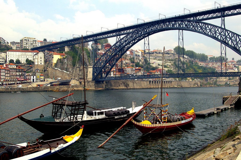 Puente Luis I, Oporto, Portugal by Antonio Alba