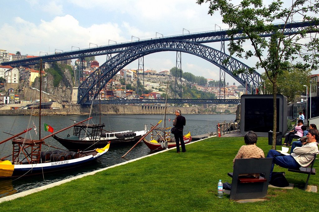 Puente Luis I, Oporto, Portugal by Antonio Alba