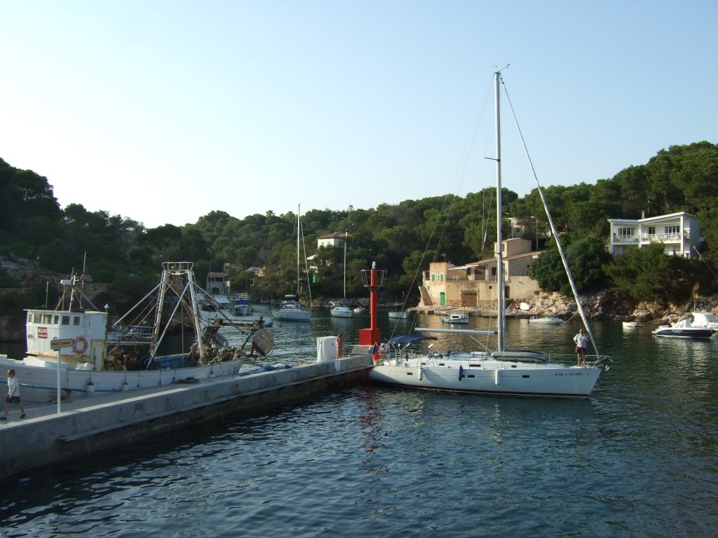 Cala Figuera fish boat by Anna Žolnay