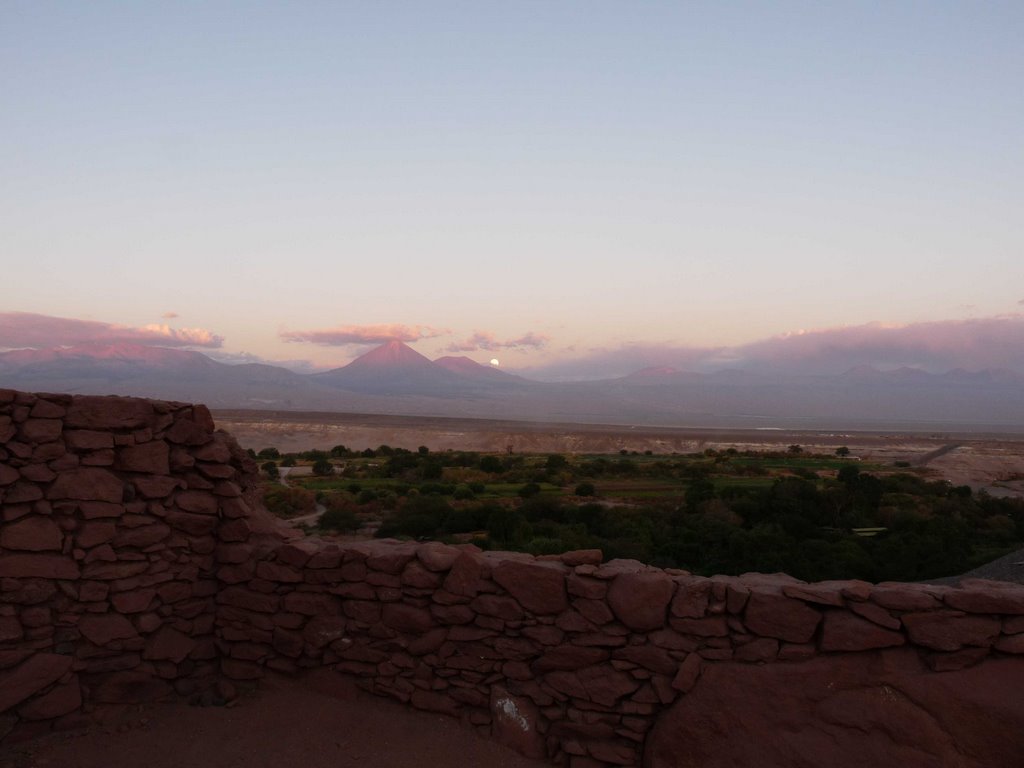 Luna Llena, Pukara de Quitor by Ecologic