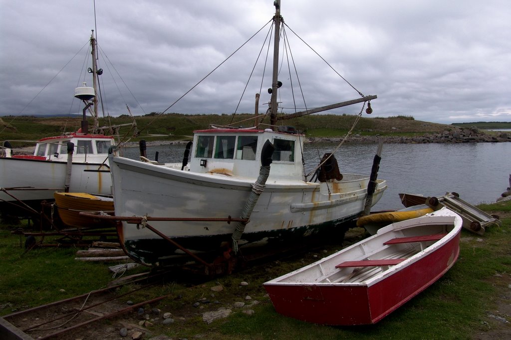 Cosy Nook fishing boats - Pahia Pt by Barrie Wills, Alex N…