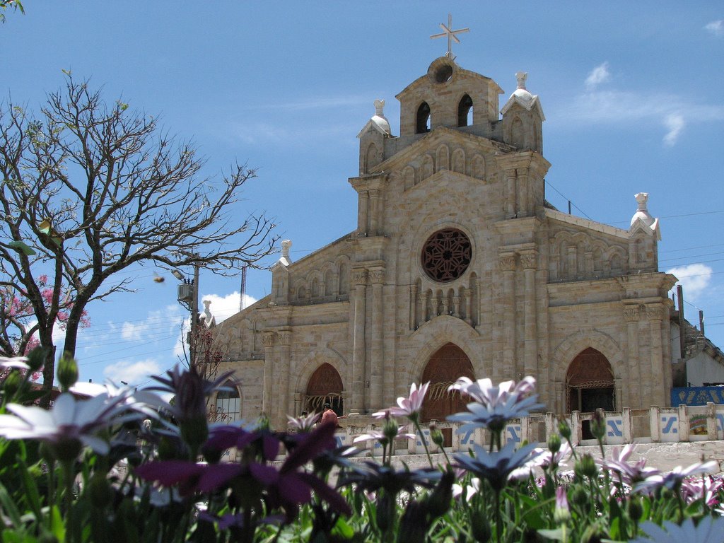 Iglesia matriz de Saraguro by Pueblos del Ecuador