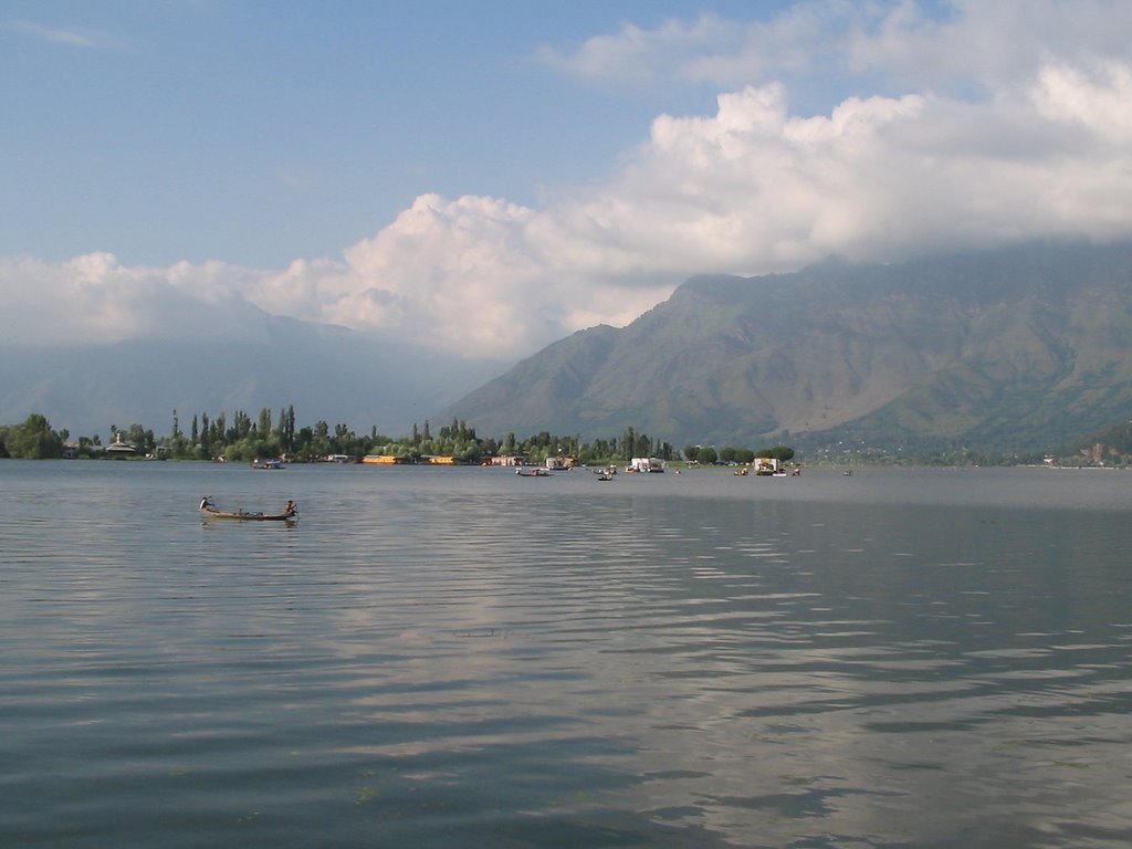 Dal Lake-Kashmir by Yogesh Gupta