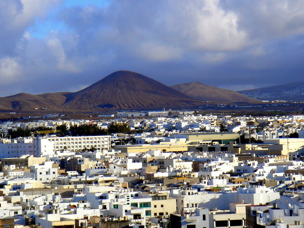 Arrecife (Lanzarote). Vista desde Gran Hotel Arrecife by Miguel A. Adam