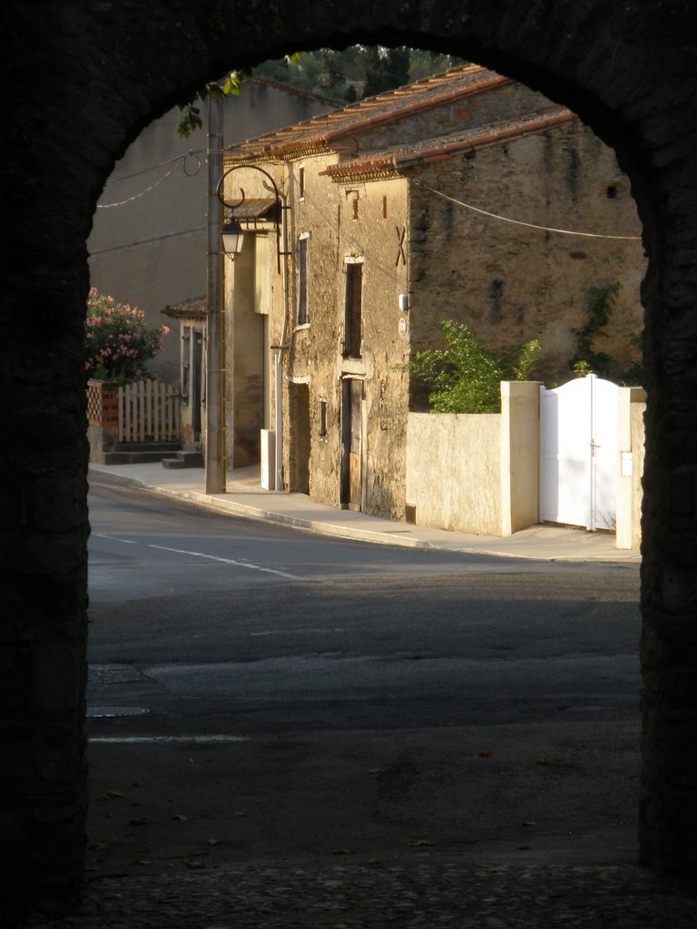 Porte de la ville de Saint-Papoul by Eric DESRENTES