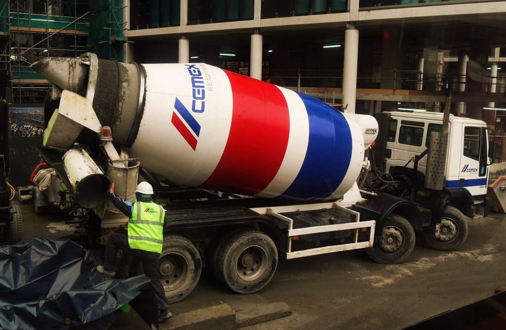 Cement Mixer - more properly a mortar mixer by farmbrough