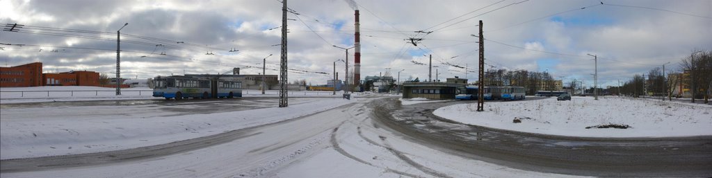 Trollide lõpppeatus.Akadeemia tee 29 .(trolley bus final station) by apiiroja