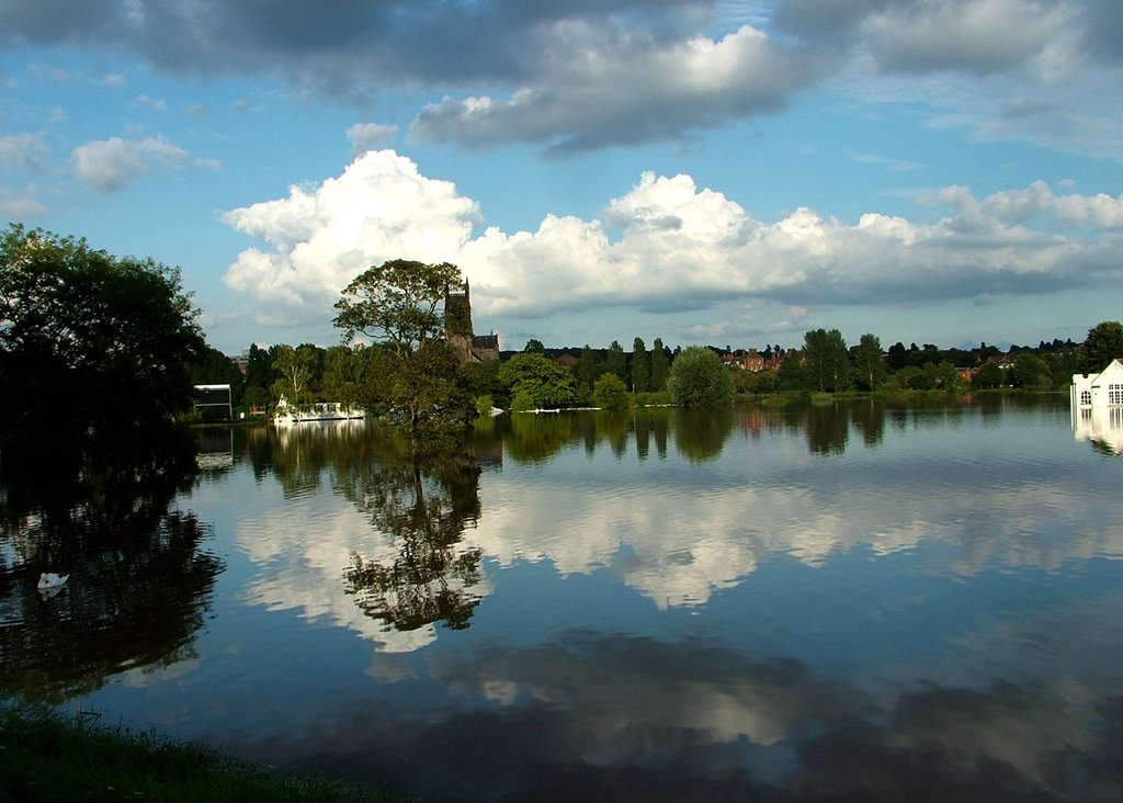 Worcester Cricket Ground Flood 2007 -Worcestershire, UK. by GordonDipple