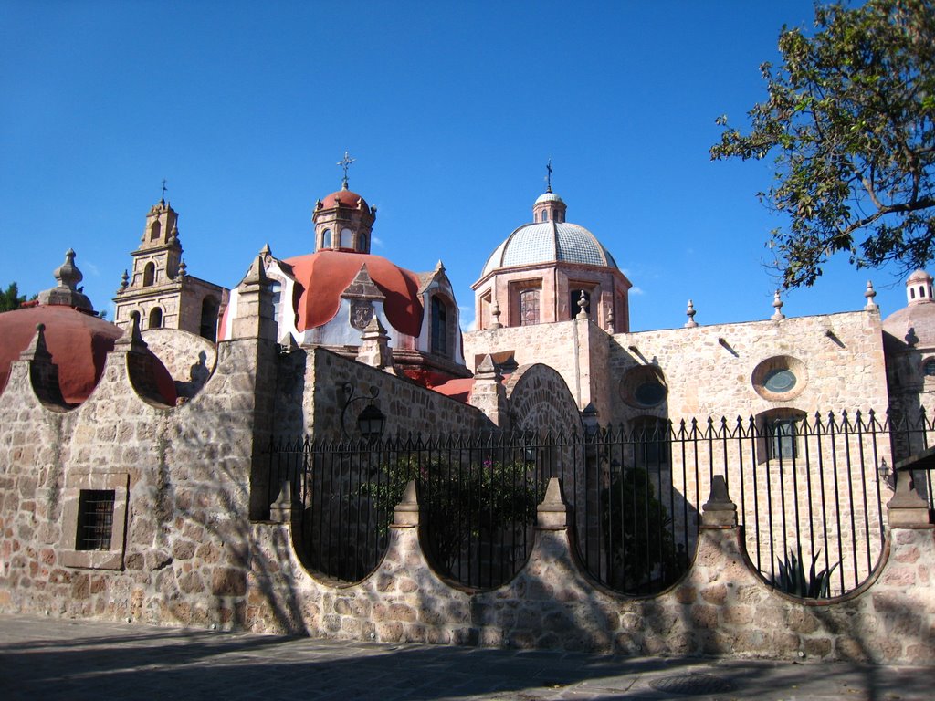 Iglesia del Carmen by Fernando Lozano