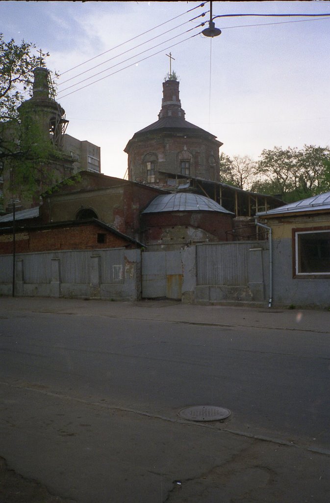 Вид на Храм Тихвинской Богоматери, 1995 год by zmamuna