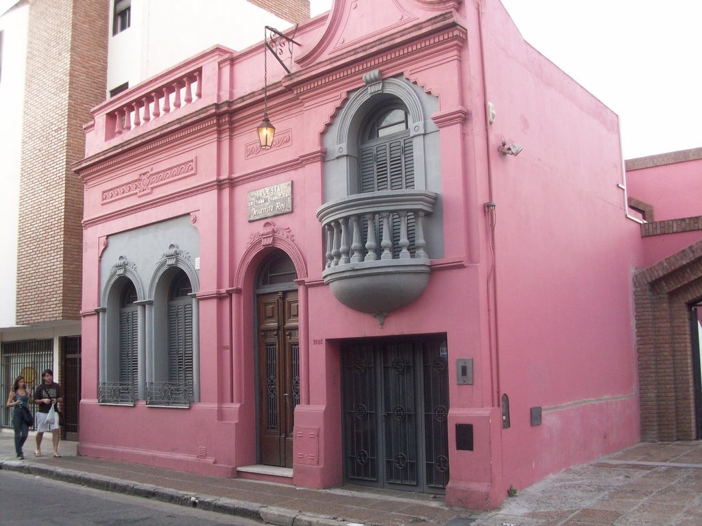 Iglesia "Jesucristo Rey". "Cada uno de nosotros hizo el trabajo que el Señor le señaló: yo (Pablo) sembré y Apolo regó, pero Dios es quien hizo crecer lo sembrado" 1° Corintios 3: 5b - 6.- (foto: Frank Boore).- by Frank Boore