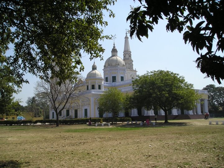 Church in Sardhana (IR) by Ireneusz Retkiewicz