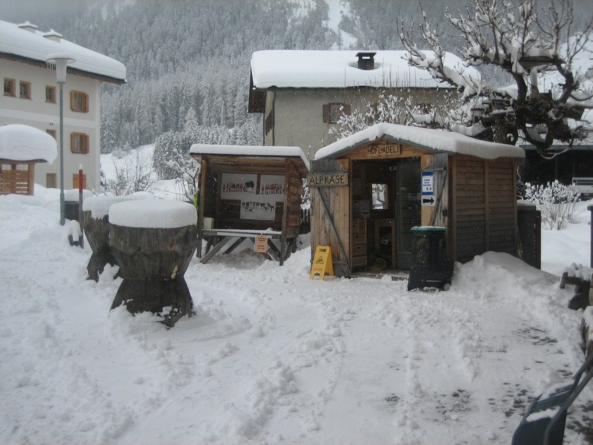 Hofladeli in Bergün by vandemberg