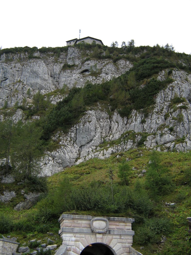 Potal vom Stollen und das Kehlsteinhaus by ekkiroeske