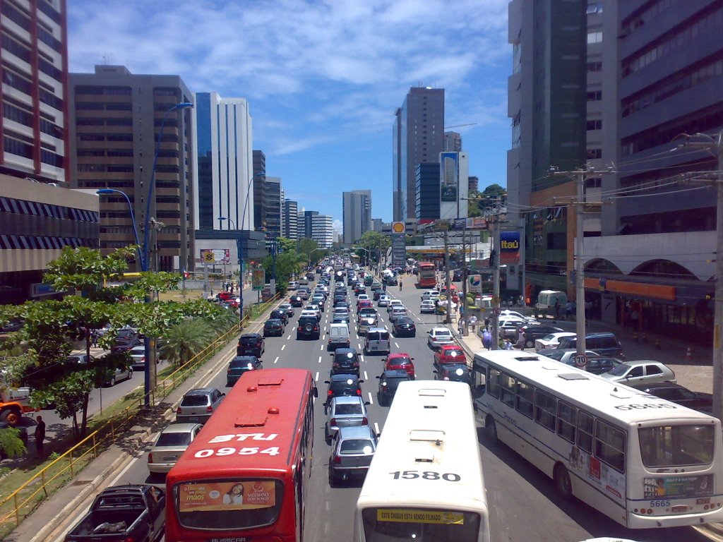 Av. Tancredo Neves Vista da Passarela by Vjunk