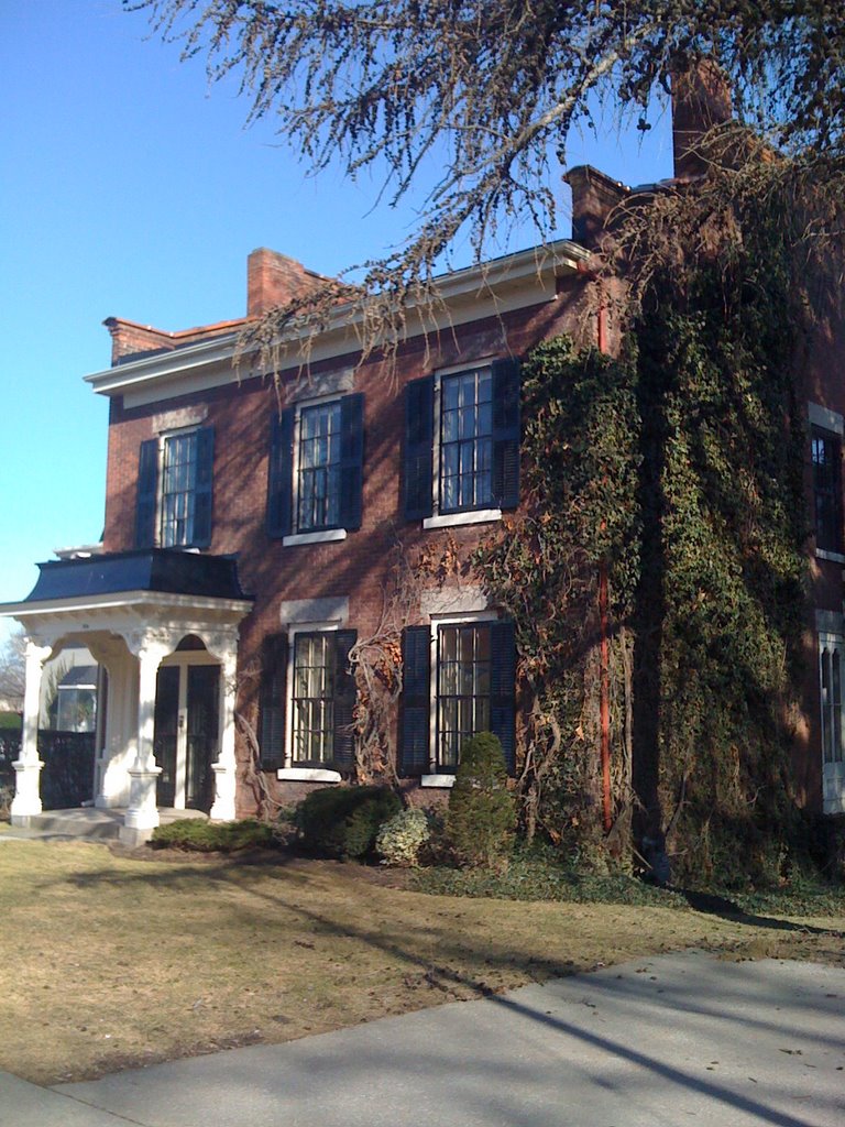 Building on Church Street St Catharines by kanadaguy