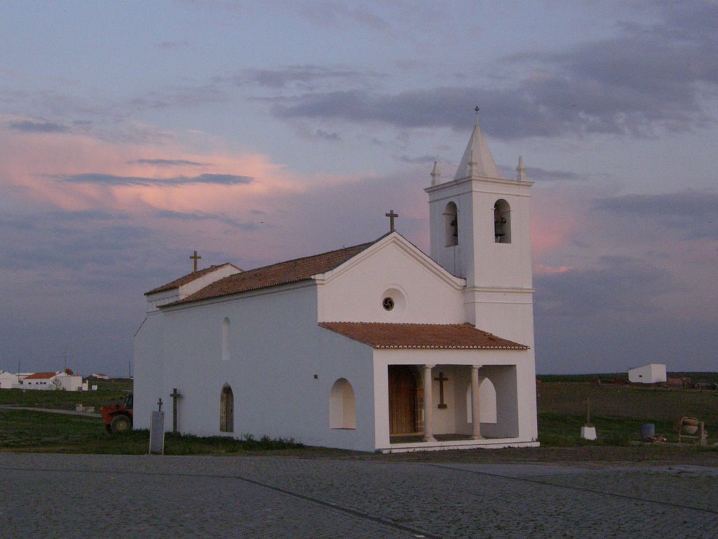 Igreja da Aldeia da Luz by Luís Seixas