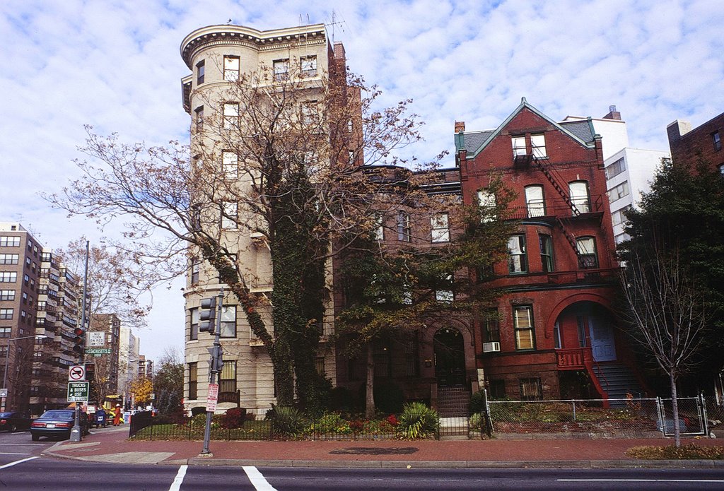 Massachusetts Ave NW 1100, Washington, december 1997 by Marco Ferrari