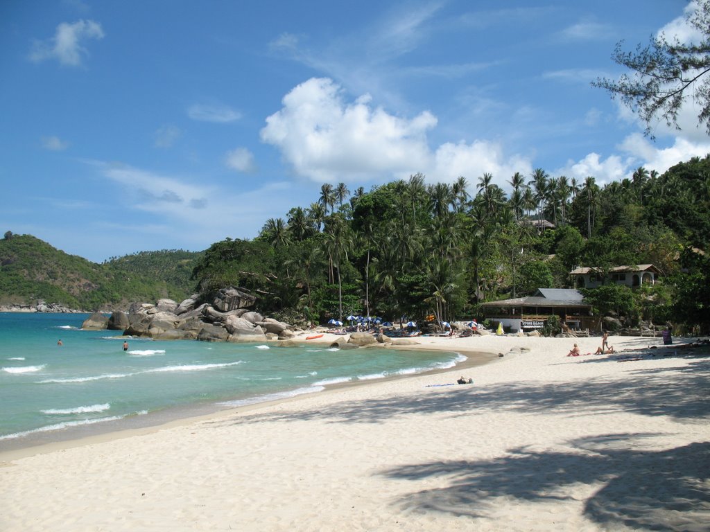 Thong Nai Pan Beach by Radu Stefan