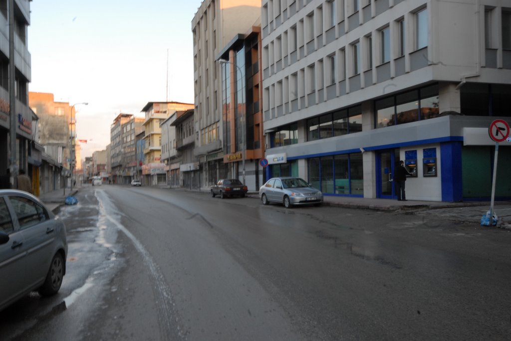 Kızılay Caddesi Adana by Hüseyin Kafadengi