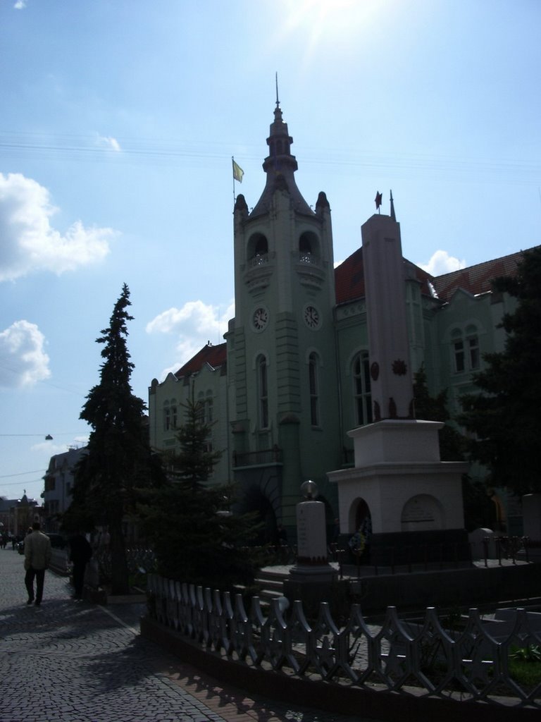 Mukacheve, Zakarpats'ka oblast, Ukraine by Laslay