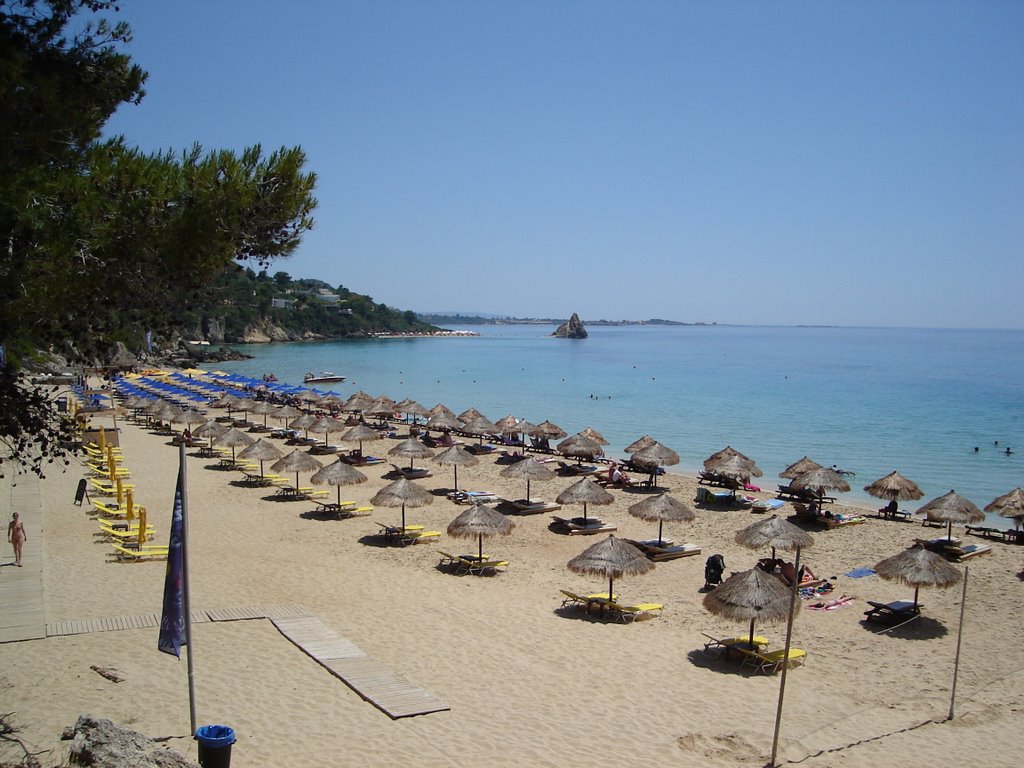 Makris Gialos Beach, Kefalonia by Zapoint