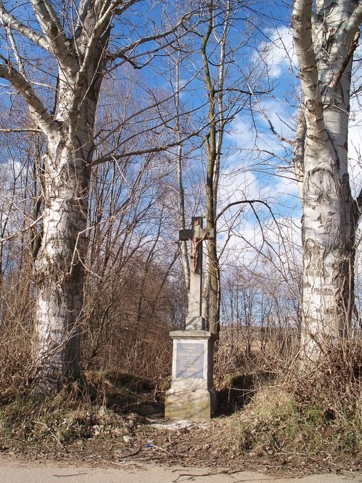 Kreuz - Denkmal bei Hadres by Tulák Kocka