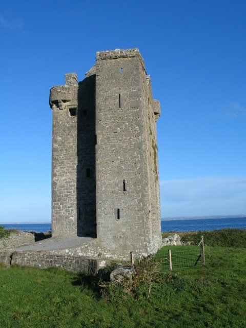 Château en bord de mer by Ludovic GRONVOLD