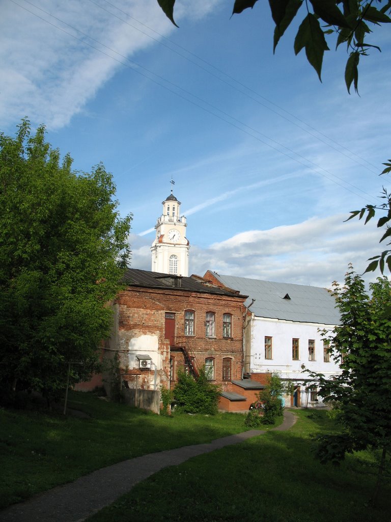 View to the city hall (Ratuša) from the yard by Andrej Kuźniečyk