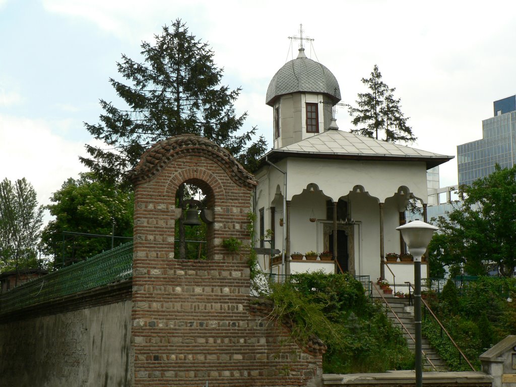 Biserica Bucur by Iulian Neghina