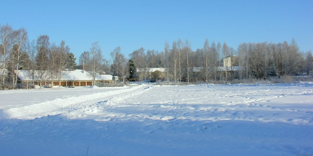 Maunula näkymä niityltä by T.K.Sundvall