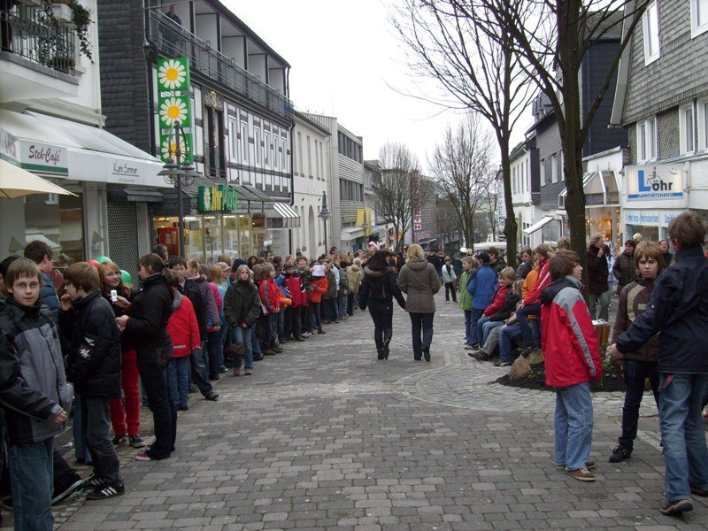 Fußgängerzone beim Besuch von Bundespräsident Köhler 27.02.08 by Sundra