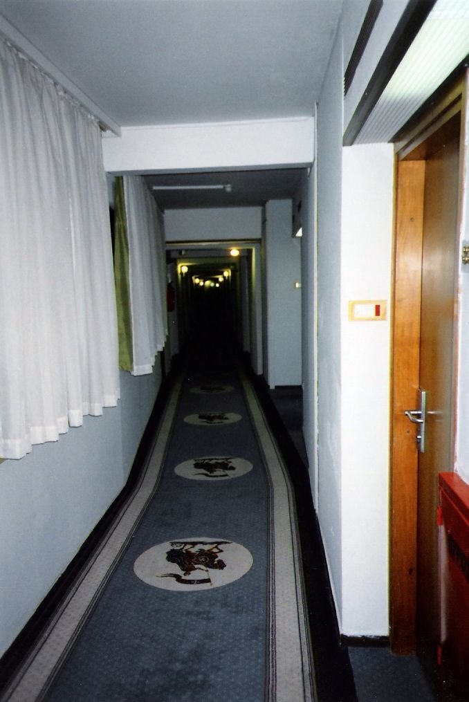 Corridor hotel ( 1996 ) by argusradim