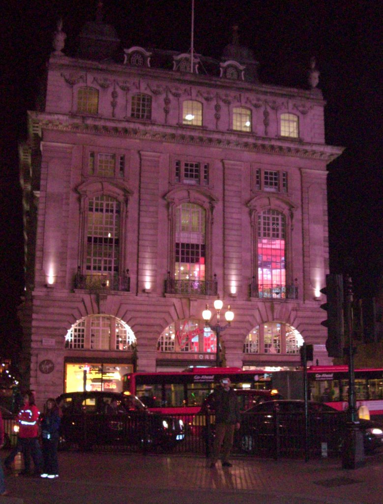 Reflejos en Picadilly by DeTejeira