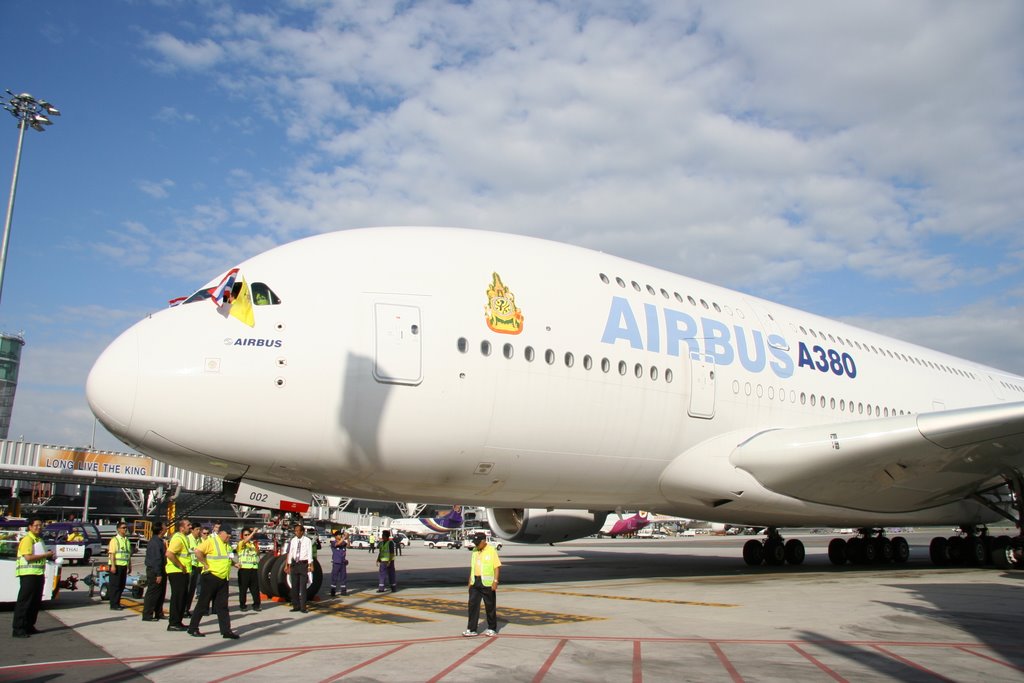 Airbus A380 at Suvarnabhumi (Dec 5, 2006) by Kanok Chantrasmi